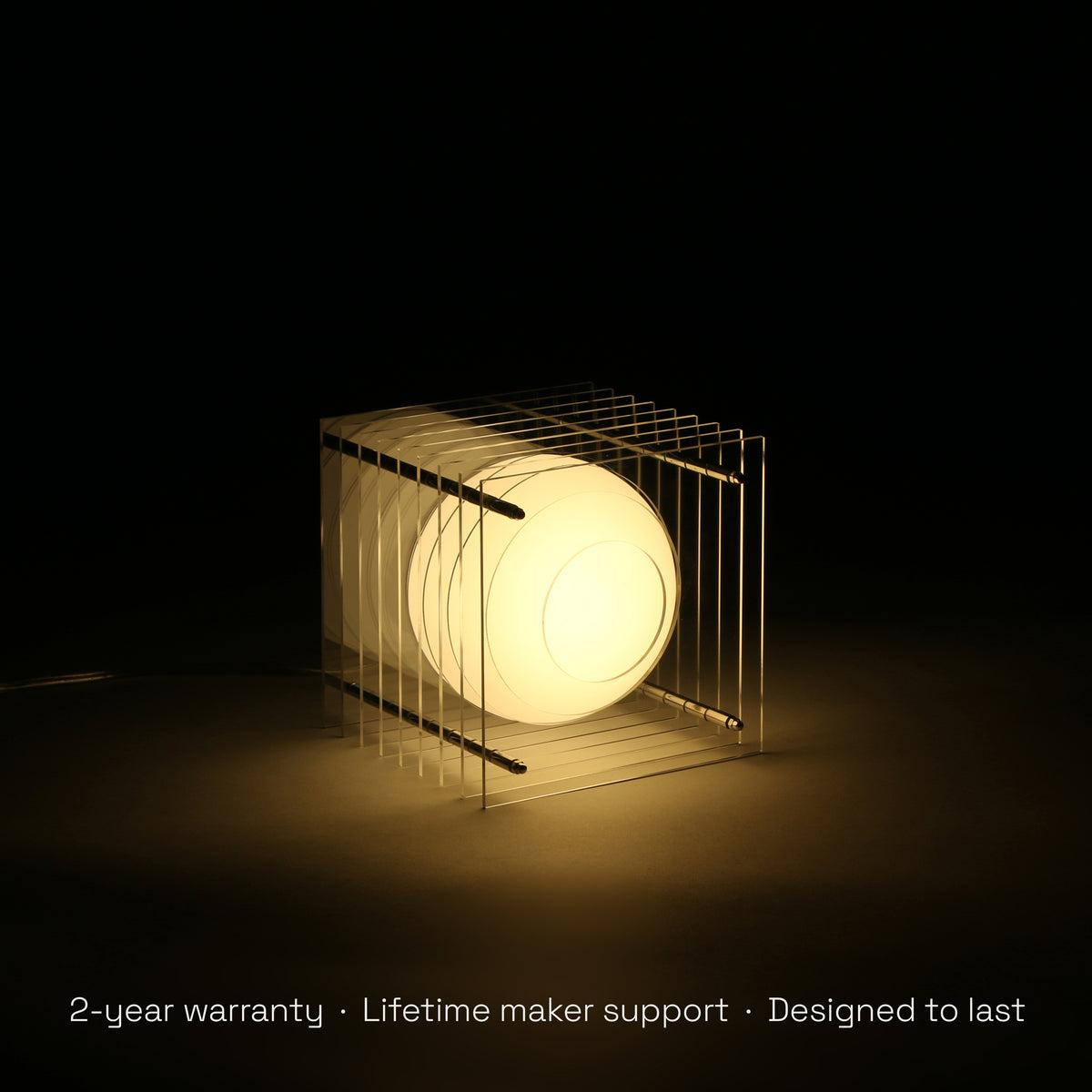 Lớp small square in clear acrylic
