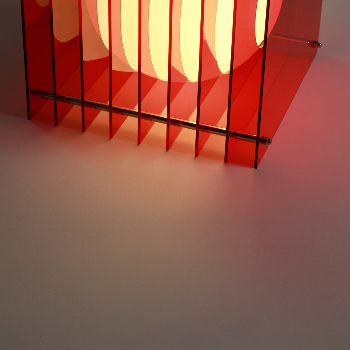 Lớp big square in red acrylic